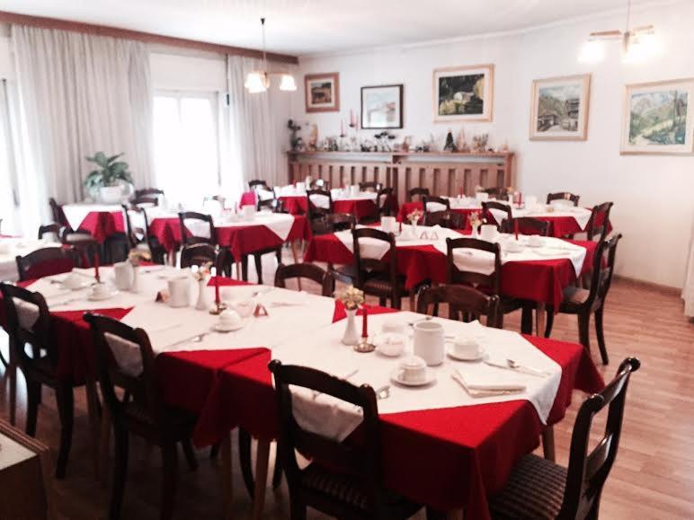 Garni Hirsch Hotell Canazei Eksteriør bilde